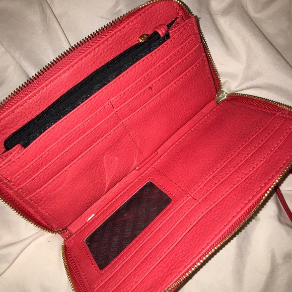 steve madden wristlet/wallet!! - Picture 2 of 3